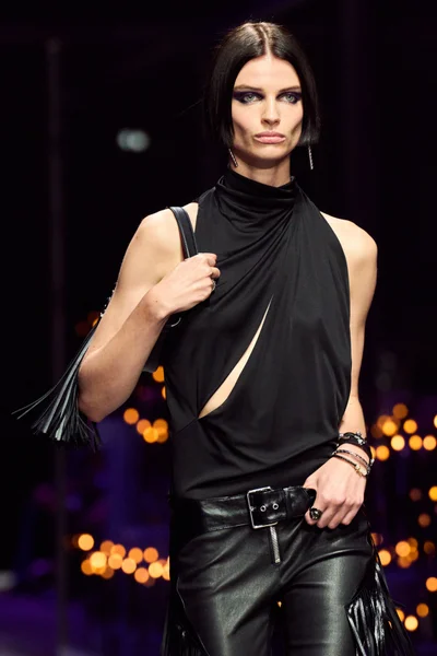 Look 14